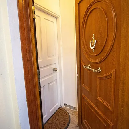 Theodosia Apartment